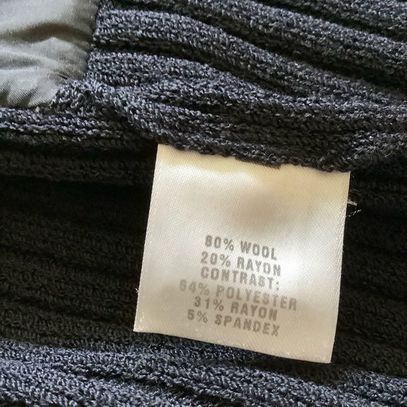 St. John Sport Black Zip-Up Rib Knit Cardigan Sz-P - Picture 9 of 9